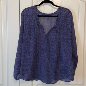 Daisy Fuentes Navy Print Blouse